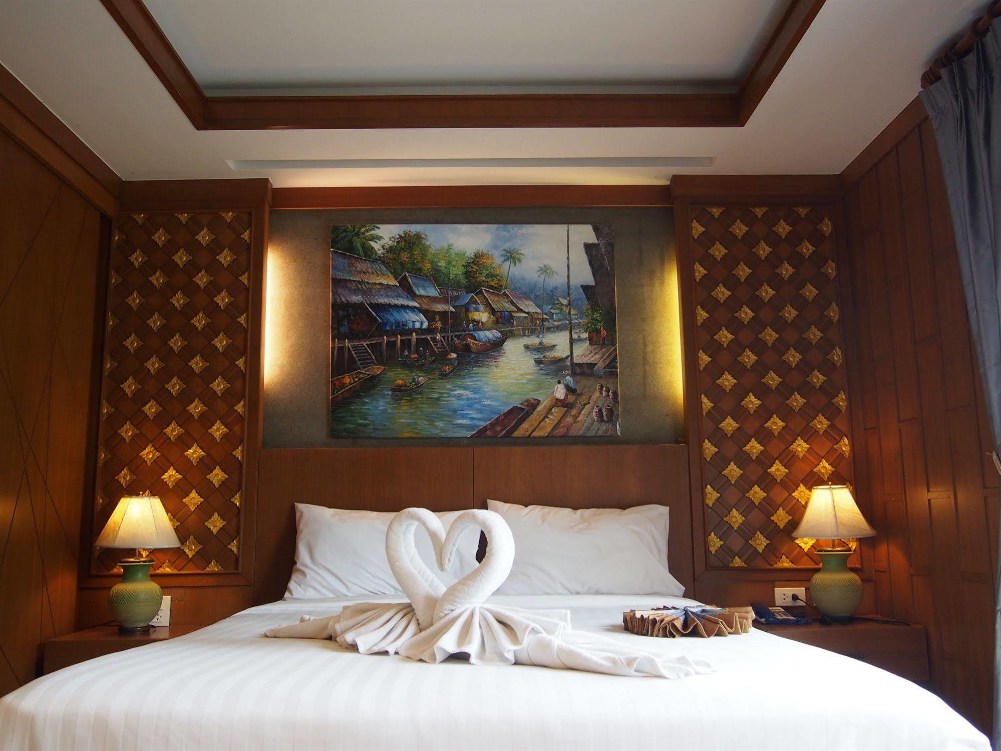 Khách sạn Renoir Boutique 3*
