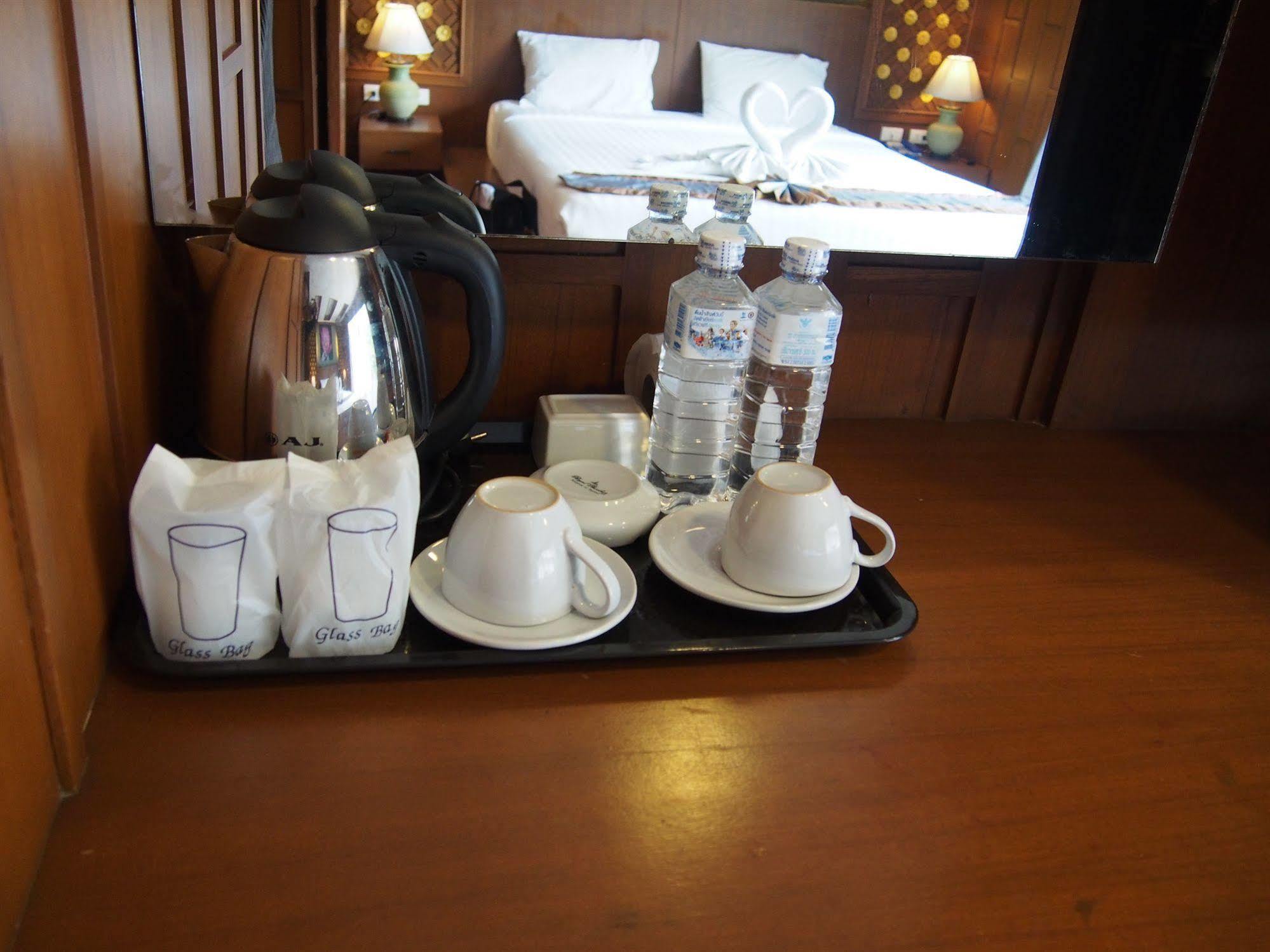 Renoir Boutique Khách sạn Patong