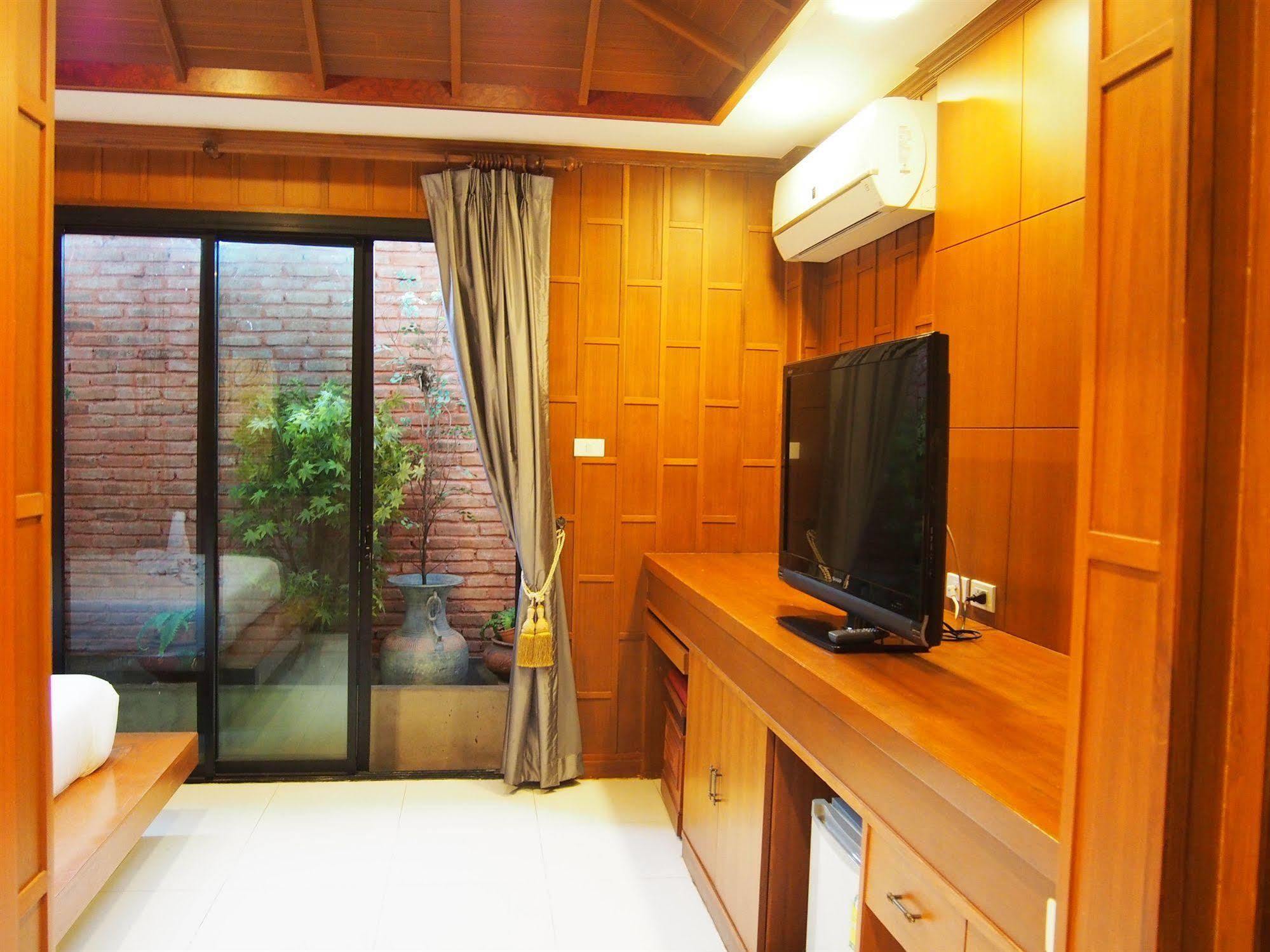 Renoir Boutique Khách sạn 3*